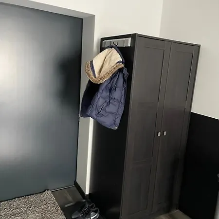 Apartment Ingress